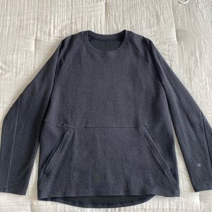 Men’s Lululemon Waffle Knit Crewneck with front pocket. Size L. Great condition